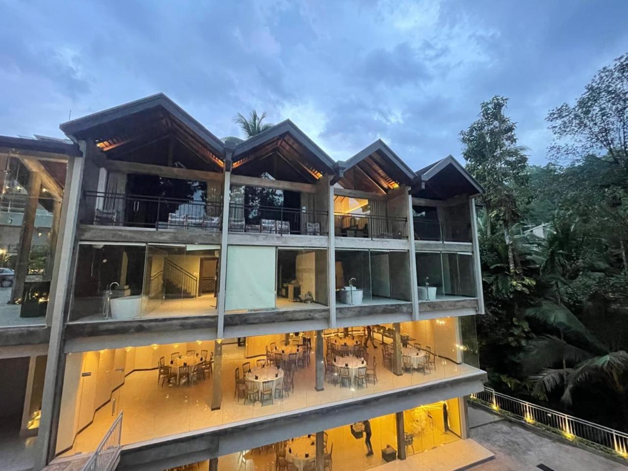 Hotel Grand Amanee Ratnapura Eksteriør bilde