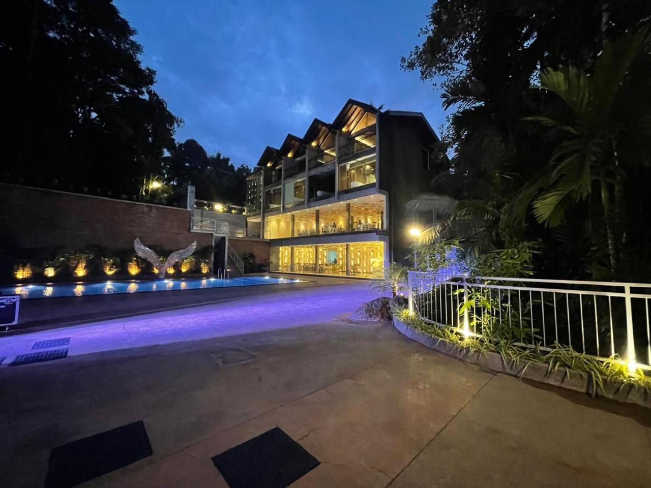 Hotel Grand Amanee Ratnapura Eksteriør bilde